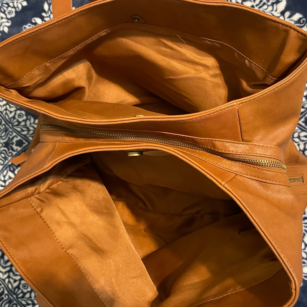 EXCELLENT CONDITION Universal Thread Brown Hobo Shoulder Bag - Super Roomy! - Picture 10 of 13